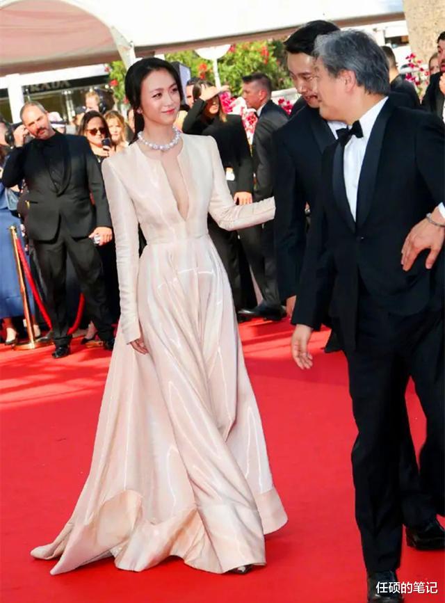 王紫璇|有一种性感，叫“腰臀比”刚刚好，再低调，这几位女明星也藏不住