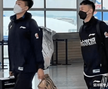 徐杰|广东抵酒店!赵睿背麻袋,徐杰乖巧,朱易专注手机,叶恩调侃机长