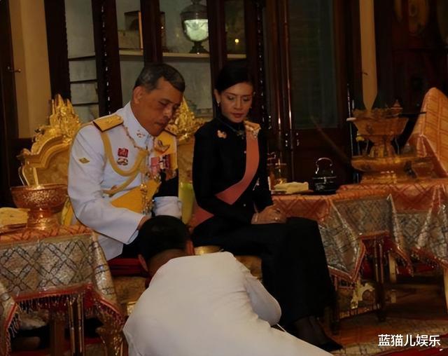 诗妮娜|37岁诗妮娜退出恩宠名单,霸主同框诗琳通出镜,储妃缺席高光镜头