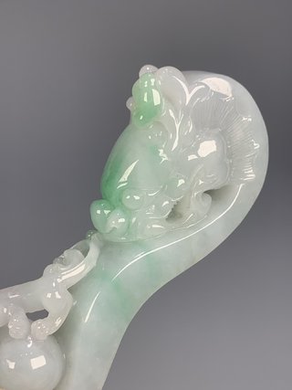 翡翠|回流 天然翡翠飘阳绿苍龙教子雕件