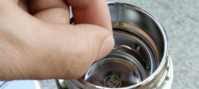 热水变“毒水”？央视曝光“毒保温杯”！为啥要认准304不锈钢？