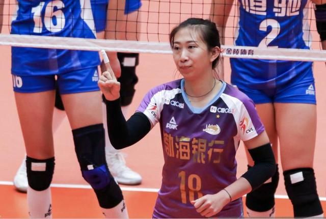 女排|中国女排大浪淘沙！天津或4人入选，江苏恐2人淘汰4人入围1人待定