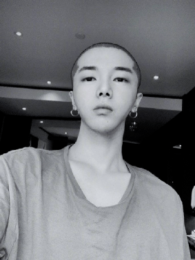 杨钰莹|凹陷、断层、尖得能“戳人”，这8位明星的下巴，一个比一个夸张