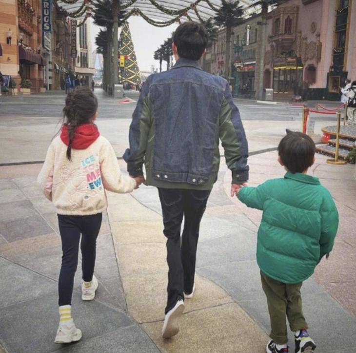 孙莉|45岁孙莉怀四胎?身形圆润小腹凸,为黄磊生儿拼3胎被嘲生育机器