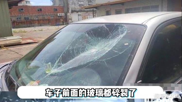 20多名年轻人持械街头斗殴,21岁男子帮朋友“出头”,惨遭对方汽车冲撞,抢救8天离世