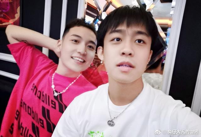 张九龄|德云社张九龄发文,晒与烧饼的聊天截图,真是满脸的不情愿