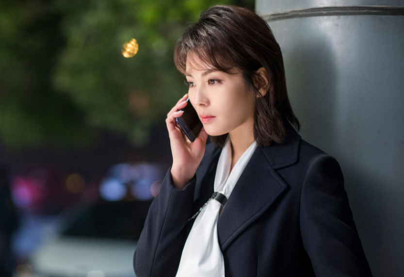 佟丽娅|秦海璐新剧开播，仅4集飙升榜第一，豆瓣几乎无差评，能成剧王吗