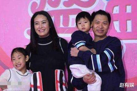 贾妮|没名没分同居8年后，她转身嫁给男友兄弟，这算爱情还是报复？