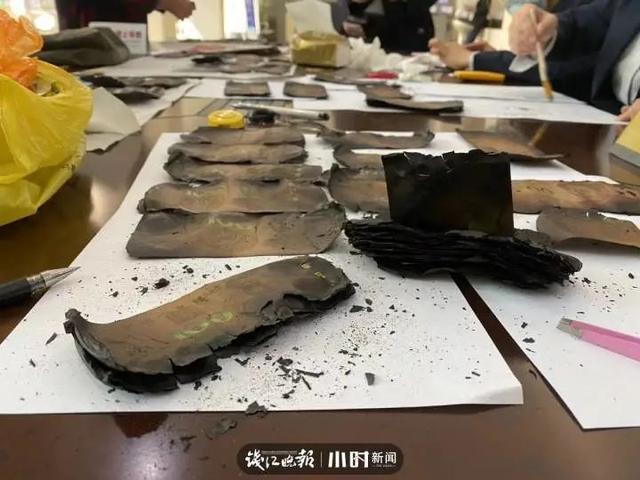 钱币|2万多人民币烧成“焦炭”！老夫妻焦急求助！