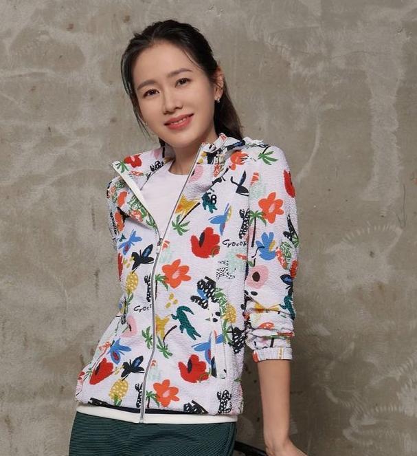 魏大勋|人间印钞机CP!孙艺珍以罕见渡假风格和玄彬隔空情侣装婚前晒恩爱