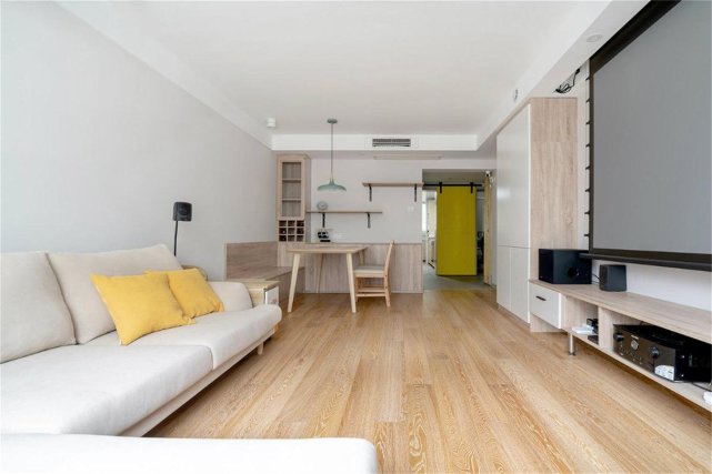 75平日式风二居室，g景的布局，让客厅开阔明亮起来感