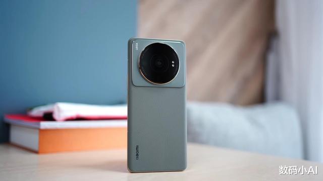 小米科技|曾被“捧上天”的小米12S ultra，如今价格大跌，还值得买吗？