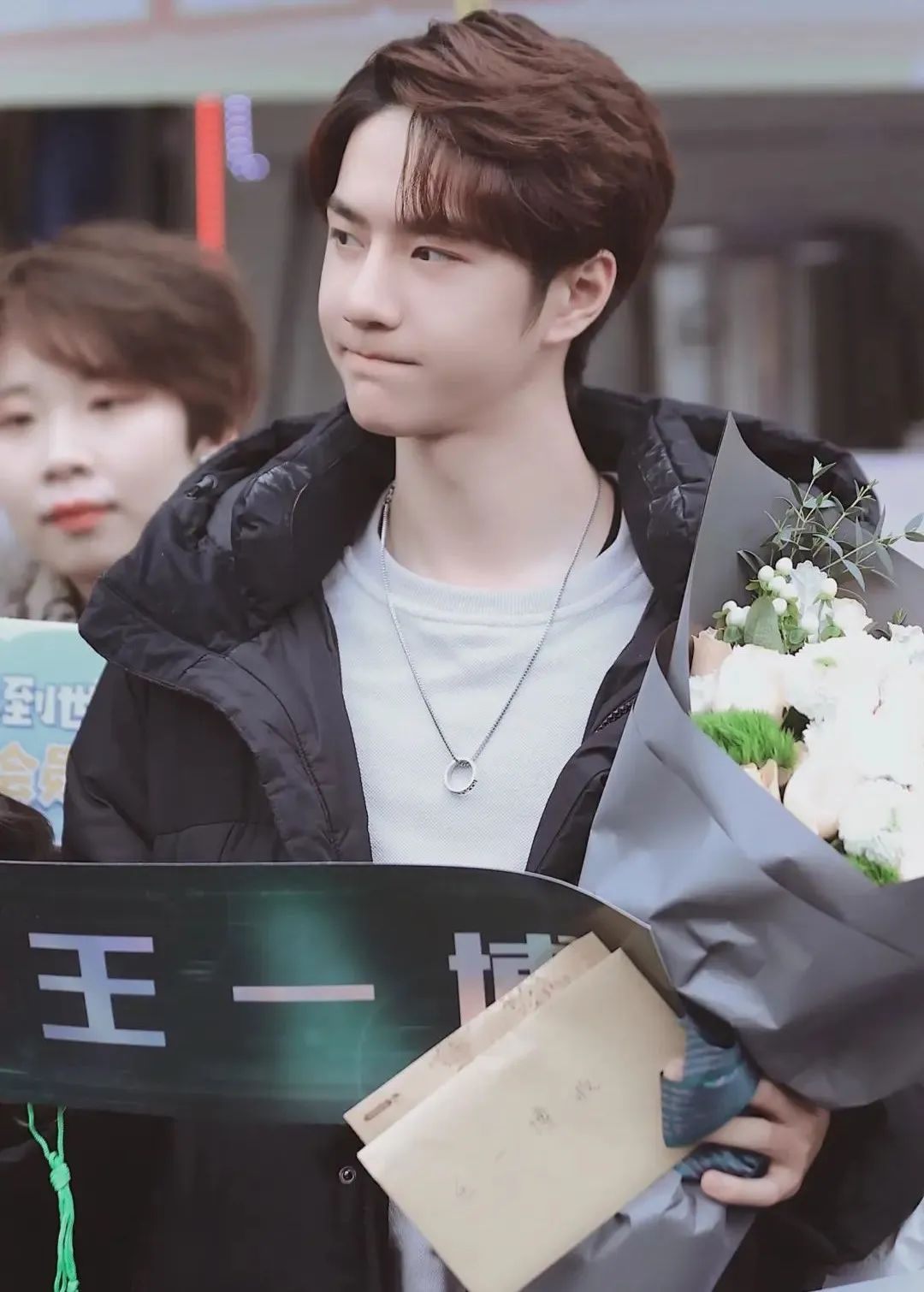 王一博|王一博成“摇钱树”,三年创收10.83亿,以一人之力撑起公司