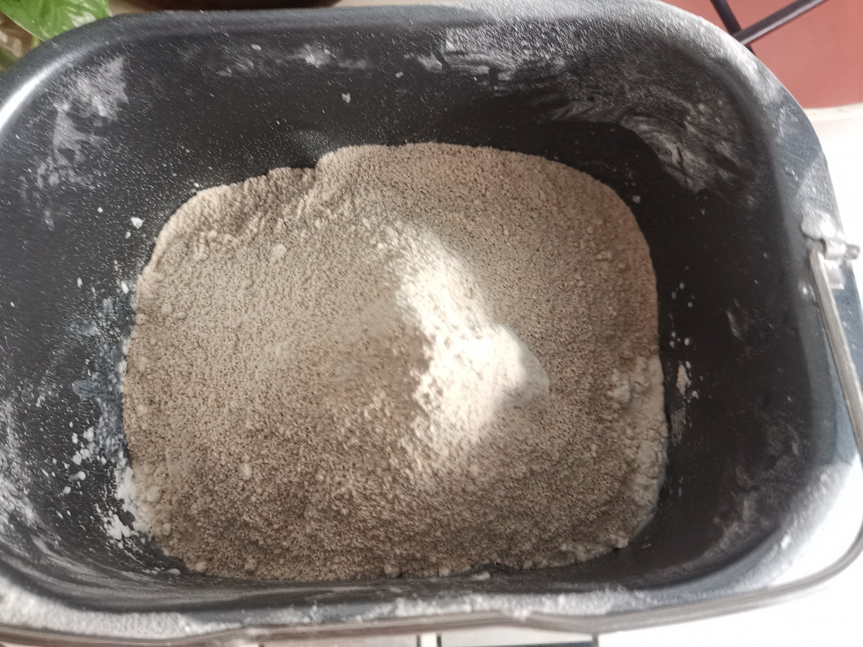做面包不用手套膜，不用黄油，简单一揉一烤太香了！