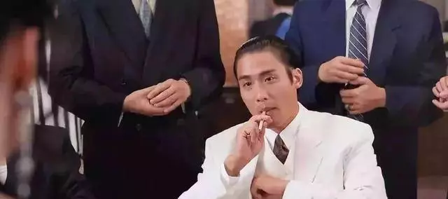 周润发|周润发的大背头，万梓良的大背头，气场居然还不是最高