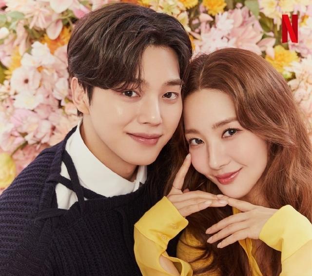 金泰梨|两对CP正火！击剑CP金泰梨南柱赫vs气象CP朴敏英宋江，情侣画报公开