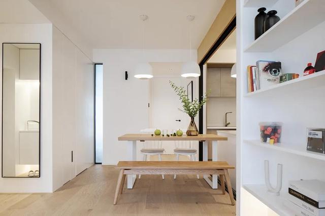 89㎡高颜值美宅,「书墙+地台」的设计很抢眼,轻松住下三代人!