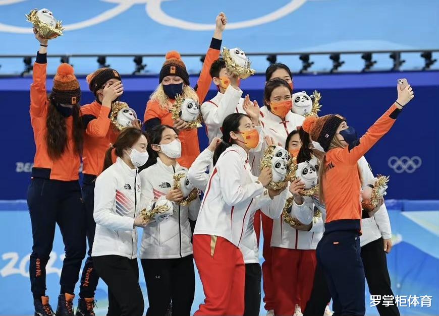 短道速滑|出奇制胜失败！中国女将使出奇招让对手惊出一身冷汗，最后被超越