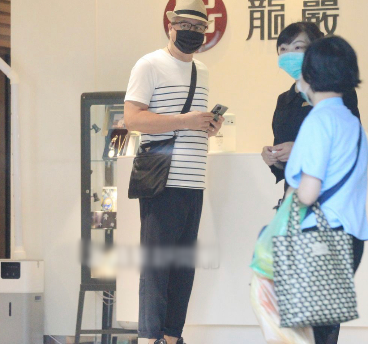 林瑞阳|林瑞阳夫妇风波后秘密返台!乘百万豪车吊唁好友,张庭斑秃显憔悴