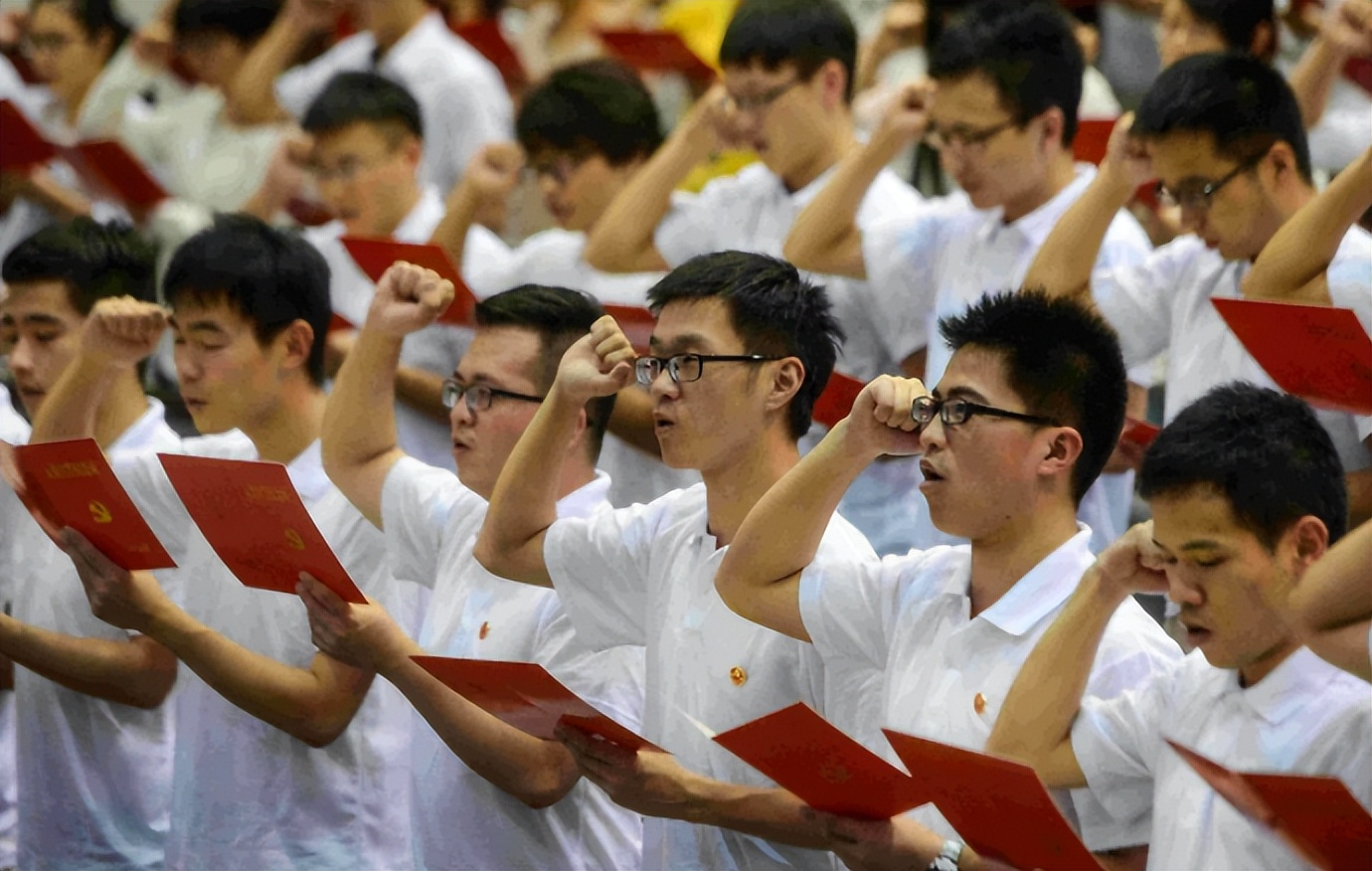 疾病预防|省烟草专卖局公开招聘,正式工薪资8000左右,本科生就可以报名