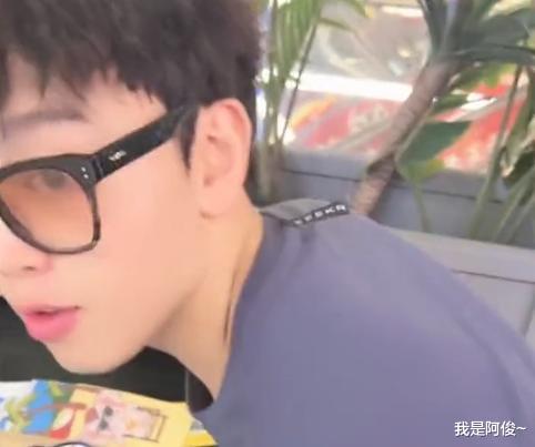 浙江一女子与异地老公见面,不料现场尴尬像谈客户:比面试还客套