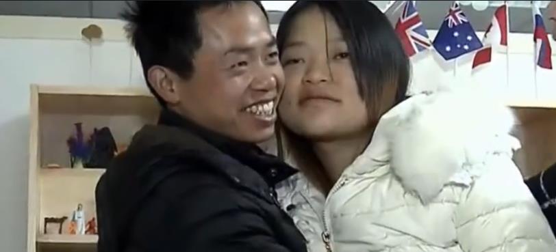 湖南女孩生下双胞胎18天,被丈夫赶回娘家,女孩父母:女婿做得对
