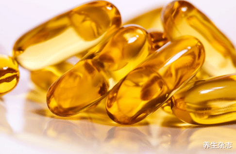 肝脏|吃维生素会伤肝？提醒：不想肝“烂如渔网”，2种维生素别瞎吃