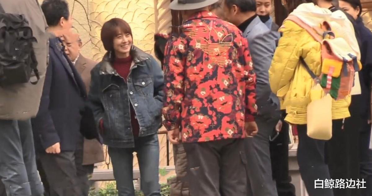 徐峥|49岁徐峥和马伊琍约饭！穿大花袄胖到没脖子，小陶虹则独自泡温泉