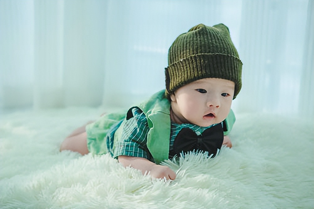 全职妈妈|全职妈妈被家人催着去工作,孩子与工作之间,如何坚定自己更重要