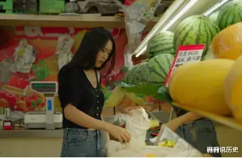 98年女孩过“极简生活”上瘾!5年不用卫生巾,2年不买卫生纸?