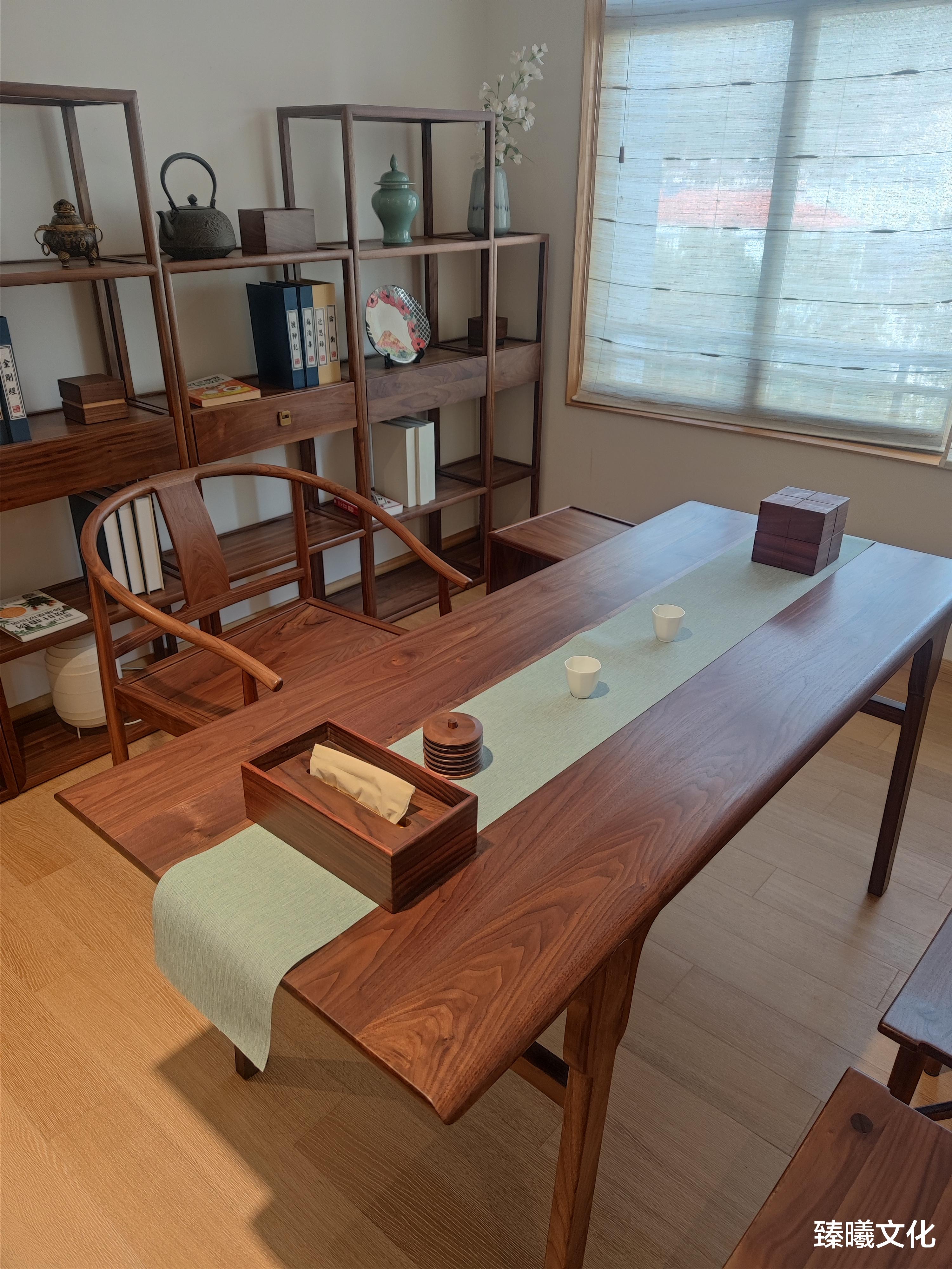 聪明的女主人都知道，精致的实木小件能提升生活的品味