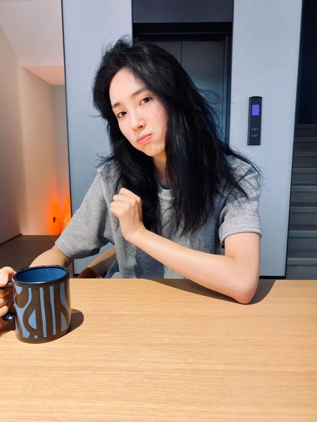 浪姐王紫璇豪宅曝光!自带室内电梯,摆满潮玩,装修品位一绝