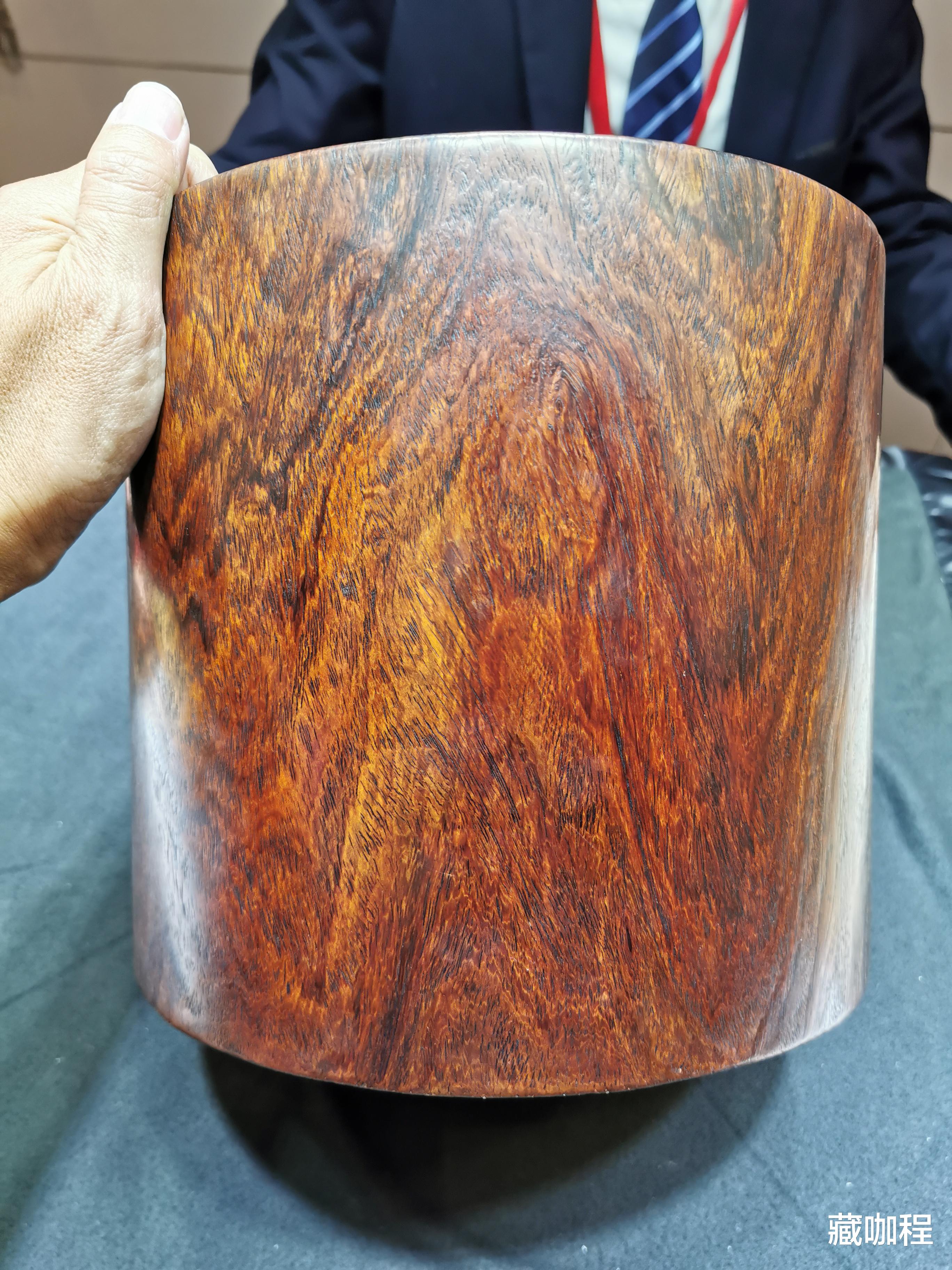黄花梨|黄花梨特征较典型，笔海口径24.5成交价14.95万元