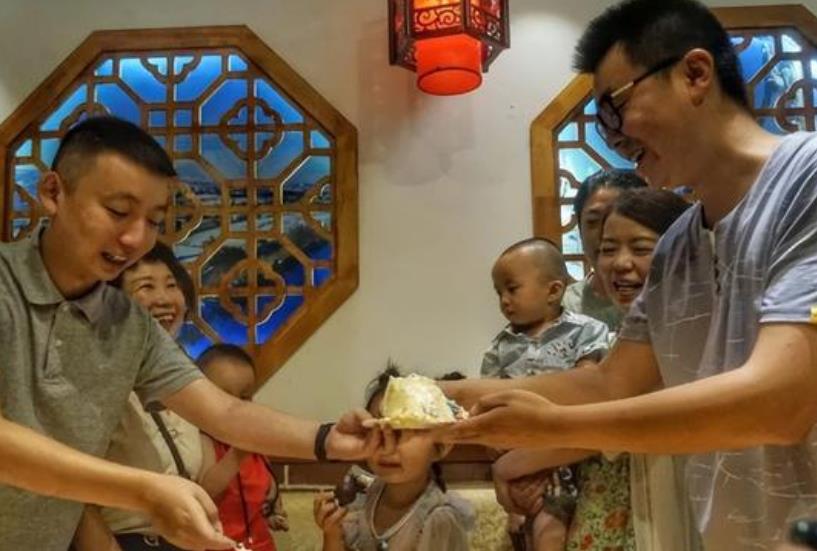尴尬!28事件传票内容被打错,工作人员回应不影响被嘲不严谨