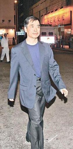 李连杰|1992年，李连杰接到一通电话浑身发抖，转身经纪人身中9弹当场毙命