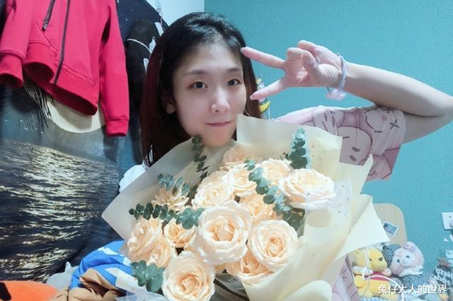 尚筱菊|德云社“霄”字科大师哥发文,晒出与女友合照,尚筱菊却无辜躺枪