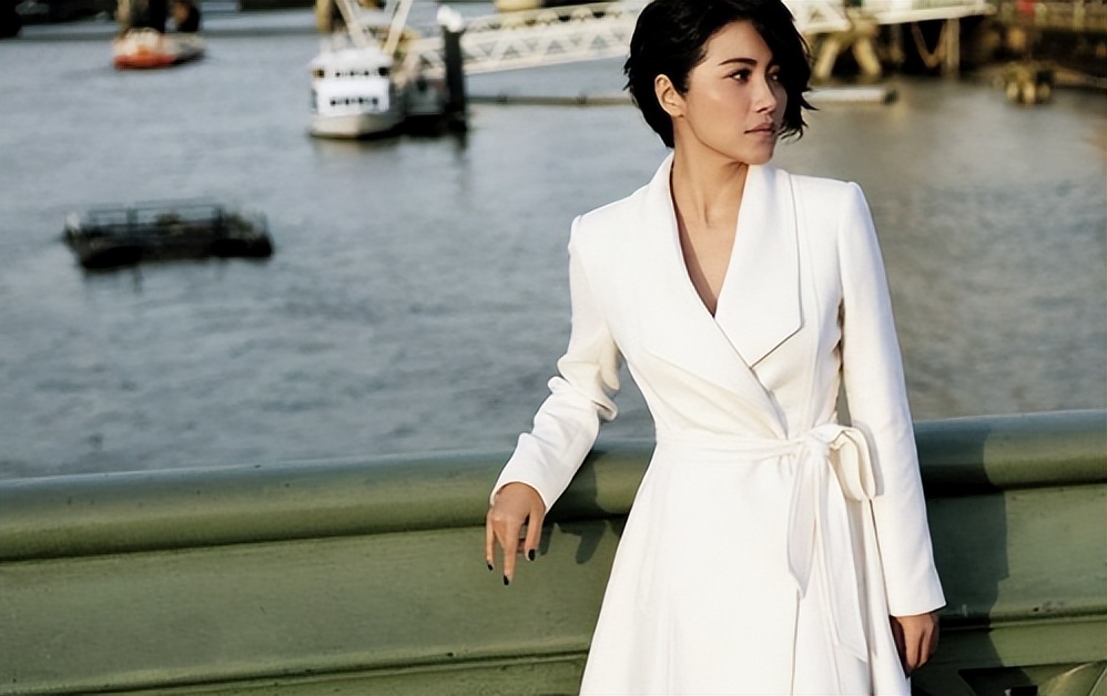 颜丙燕|影后颜丙燕:对名利“无欲无求”,为母亲治病隐退8年,至今未婚