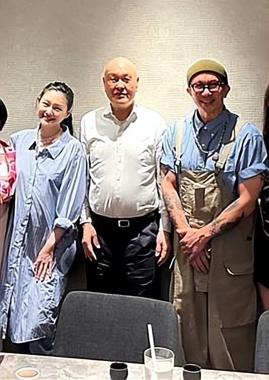 大S|大S具俊晔的合影被好友公开,零修图的大S胖了好多,快要认不出