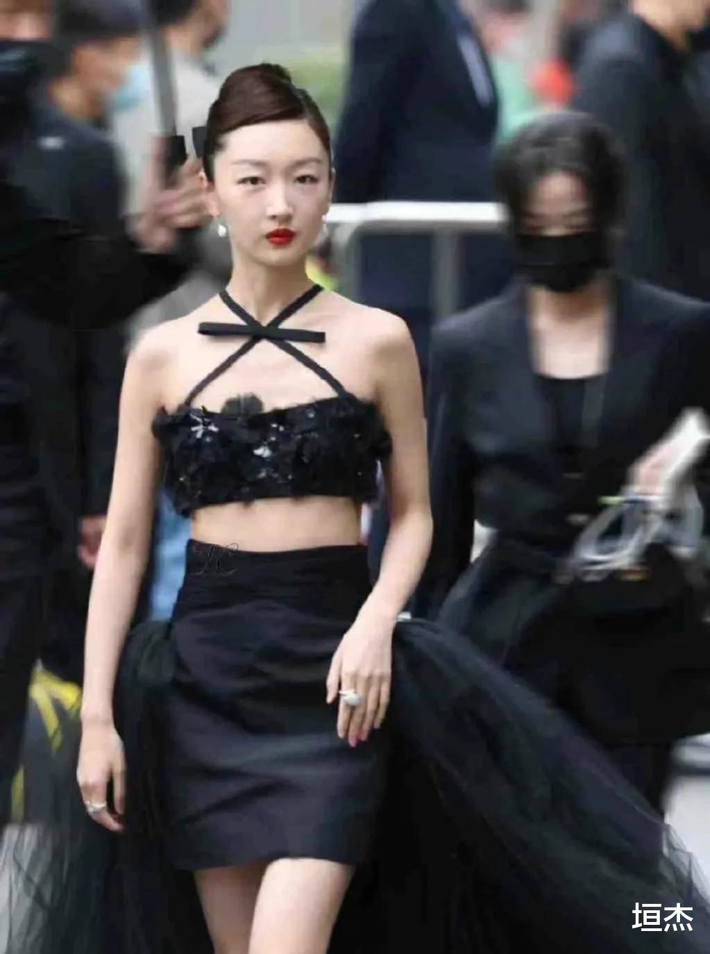 蒋欣|女星红毯“灾难现场”: 倪妮上半身太壮,蒋欣看起来像150斤