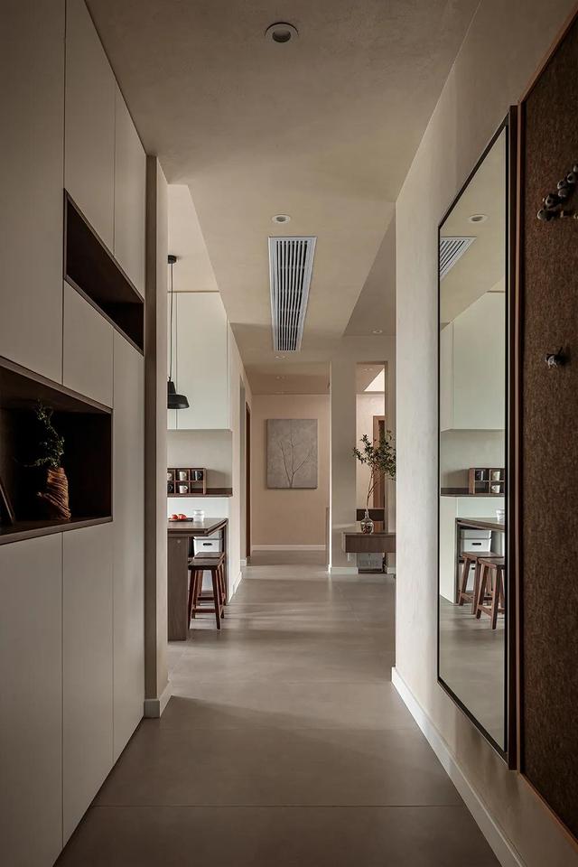 她家134㎡,全屋装修素雅高级,光一个阳台就把人迷住了,好喜欢!