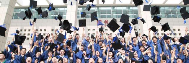 |硕士生进事业单位，工作内容都是跑腿，当知道领导学历后不淡定了