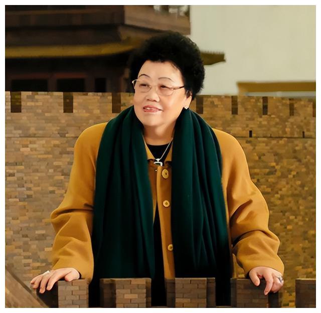 陈丽华|当年，身价百亿的陈丽华向迟重瑞许诺，会在合适时机进行财产交接