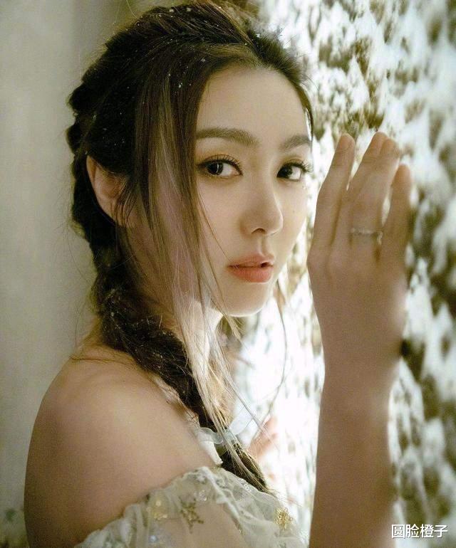 阿Sa|圆脸但身材很好的女星，我只服这5位，娃娃脸和衣架子身材都有了