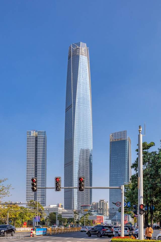 厦门|2021年中国新增6座超300米摩天大楼，数量领跑全球