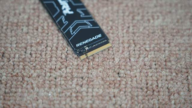 索尼|特效拉满，打造一台能在4K分辨率下畅玩老头环的黑白配色主机