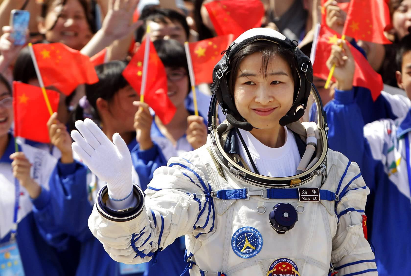 刘洋|10年前家喻户晓的美女刘洋，中国女航天员第一人，现在生活太低调