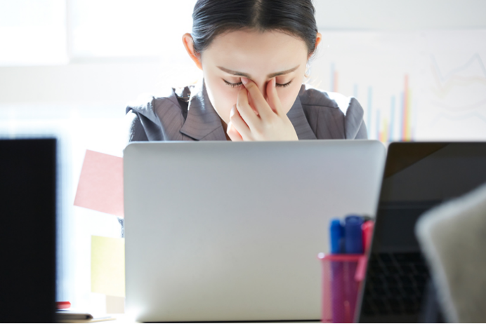 干眼症|眼睛干涩、疲劳……用网红“洗眼液”有用吗?