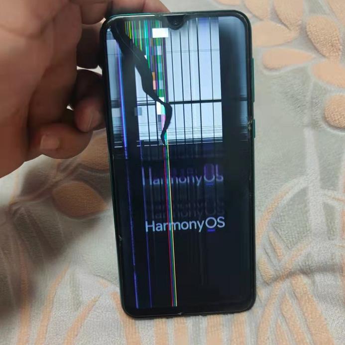 |盘点这三年我摔烂屏幕的手机,一个比一个“破相”严重