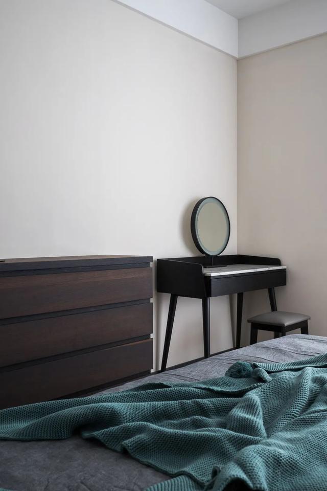 126㎡现代简约，低调的灰色空间，布置出温馨自然的舒适感