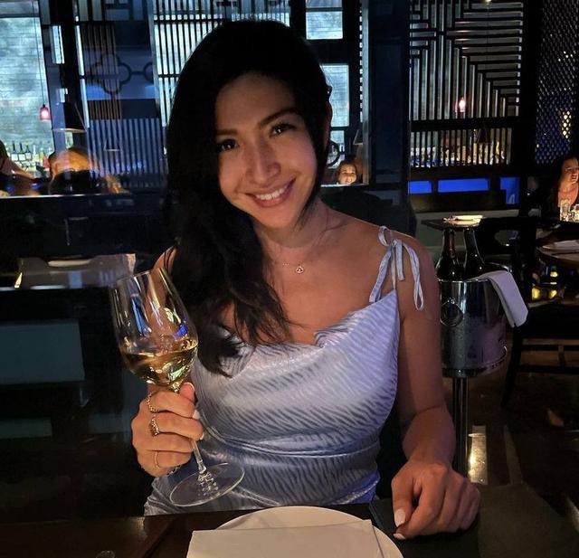 超能使者|知名港姐患风湿病近10年，拒绝800万包养费，已转行做网红！